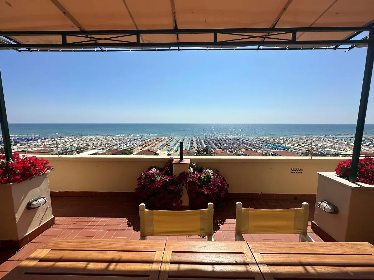 Hotel Piccadilly Penthouse With Jacuzzi Lido di Camaiore