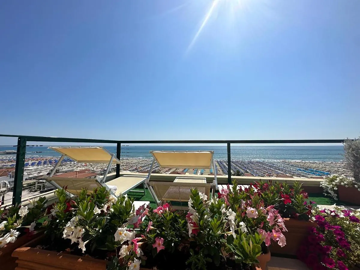 Piccadilly Penthouse With Jacuzzi 호텔 리도디캄파이오레