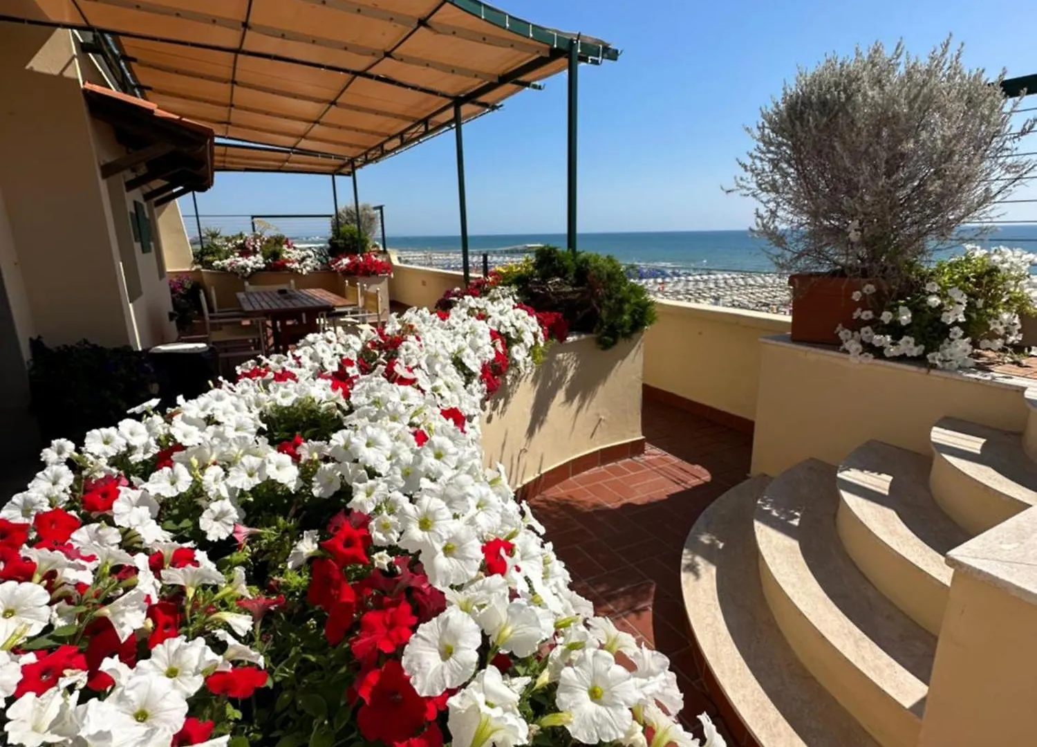 Piccadilly Penthouse With Jacuzzi Hotel Lido di Camaiore
