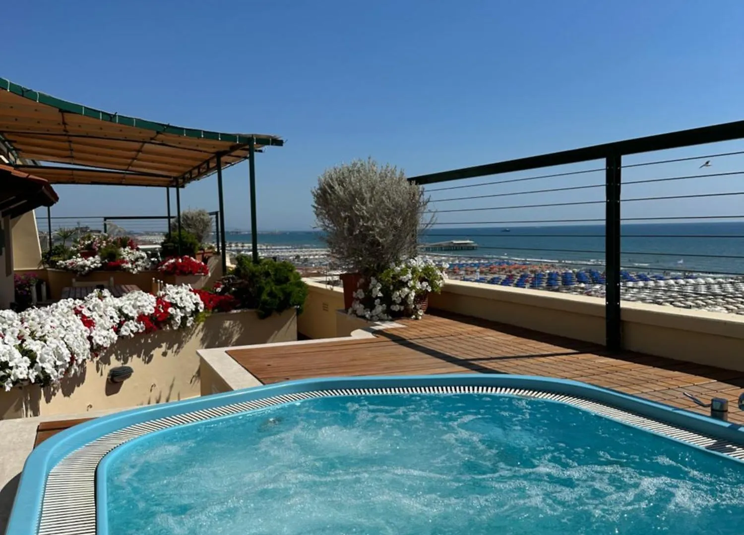 Hotel Piccadilly Penthouse With Jacuzzi Lido di Camaiore