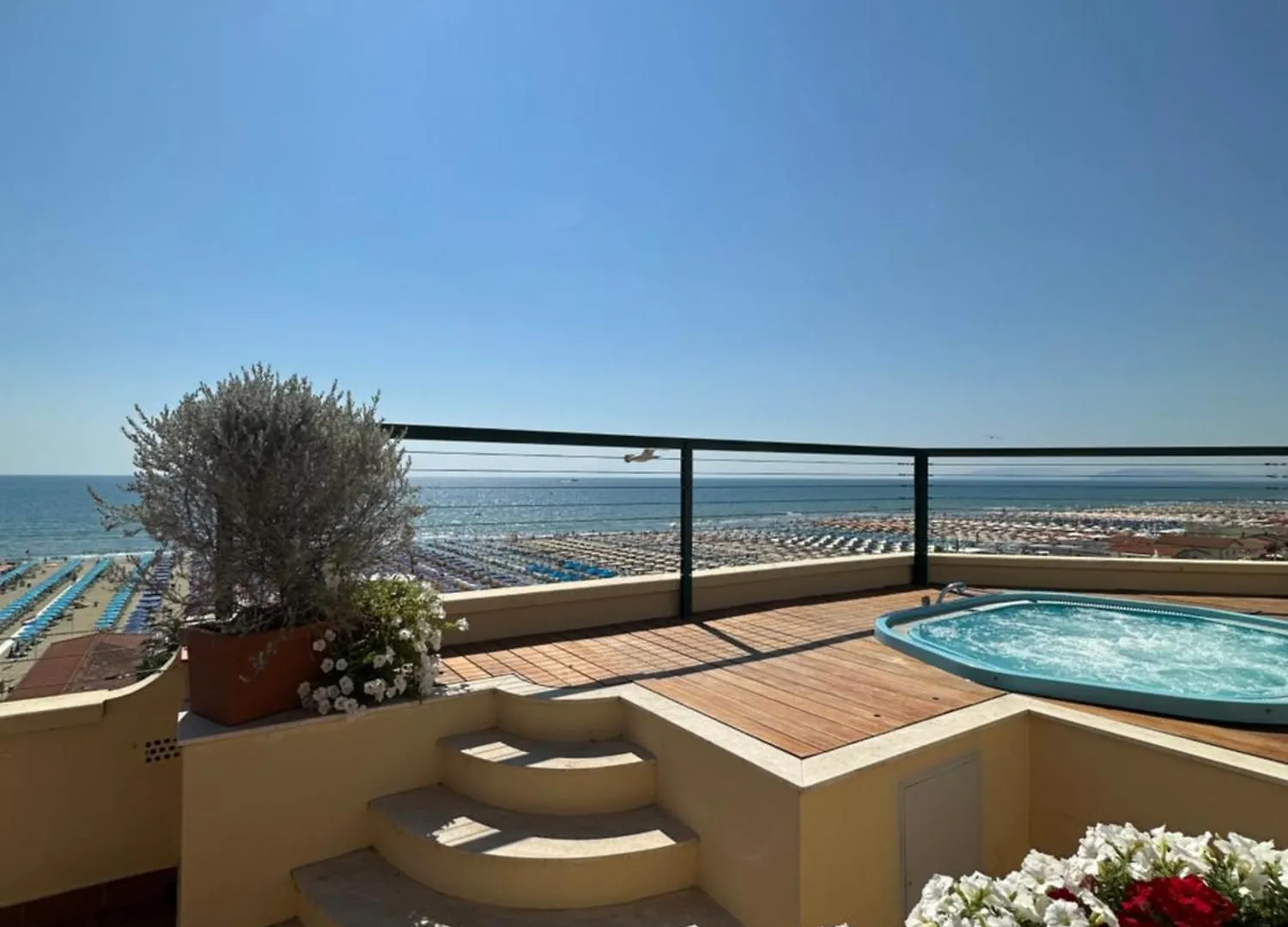 Hotel Piccadilly Penthouse With Jacuzzi Lido di Camaiore